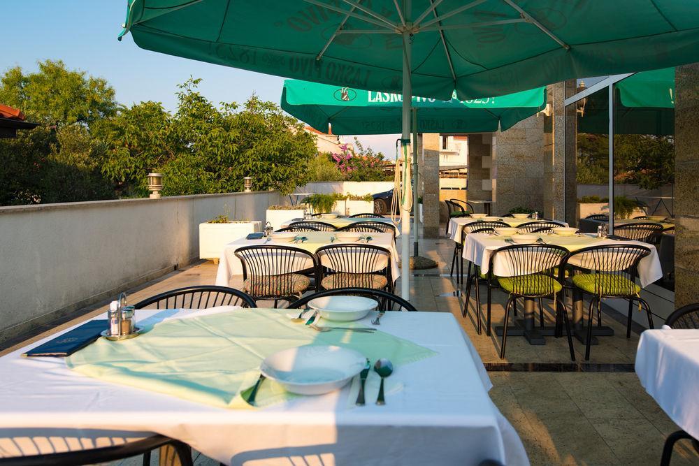 Downtown Private Rooms Mandic ซูเปตาร์ ภายนอก รูปภาพ