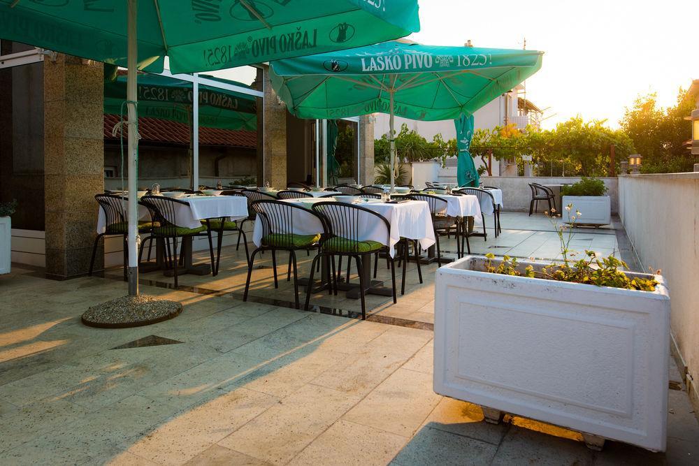 Downtown Private Rooms Mandic ซูเปตาร์ ภายนอก รูปภาพ