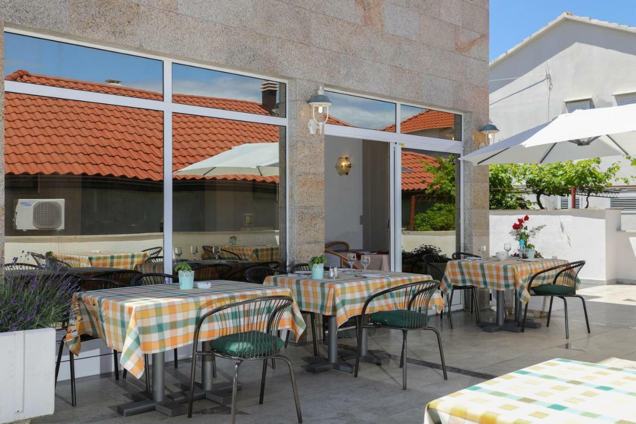 Downtown Private Rooms Mandic ซูเปตาร์ ภายนอก รูปภาพ